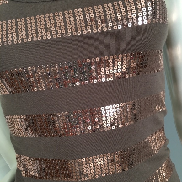 Old Navy NWT sequined tank top. Ladies small🌹 - Picture 4 of 7